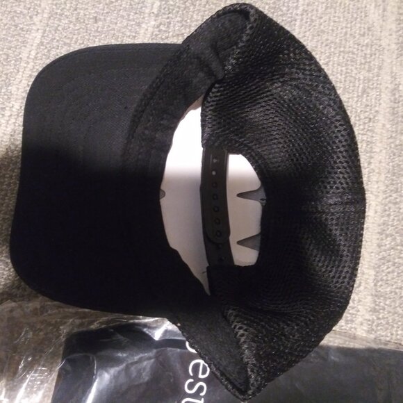 Jesus t-shirt and hat - Picture 2 of 3